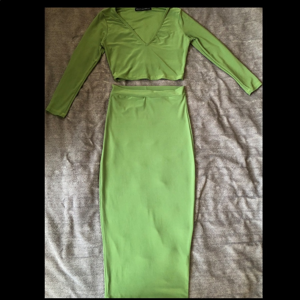 2 piece olive green set.